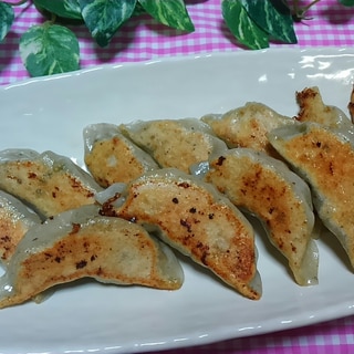 手作り餃子の皮☆よもぎ白玉粉入りでもちもち餃子＊